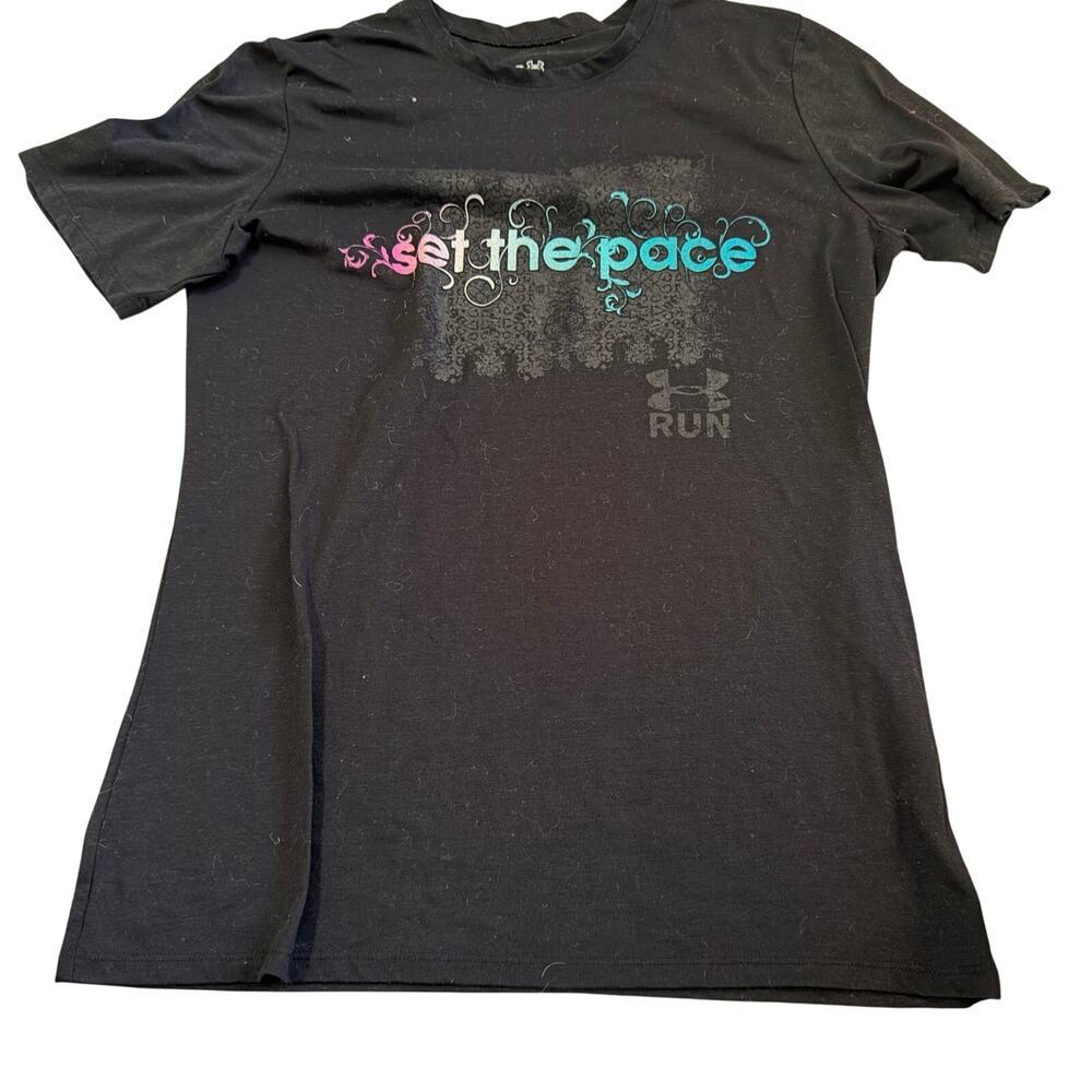Under Armour Set the pace t shirt for runners sz M black w color print cute